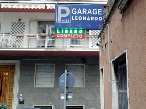 ingresso garage leonardo vomero arenella